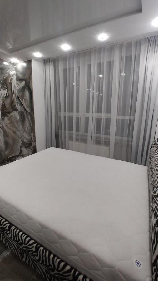 Видовая 25: Panoramic High-Rise Retreat Kyiv Exterior photo